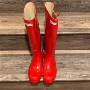 Hunter gloss red tall rain boots